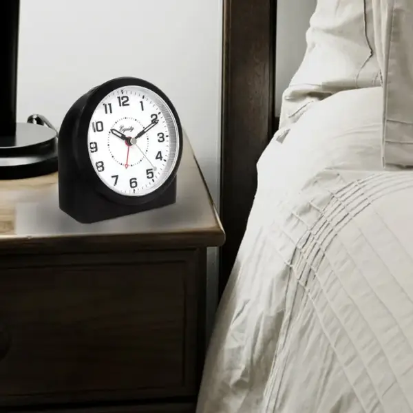 14080 Quartz Nightvision Alarm Clock - Image 4